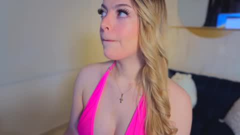 Snapshot of fresita_pink_ chatting on 11/21/25, 01:26 fresita_pink_ online show from 11/21/25, 01:26