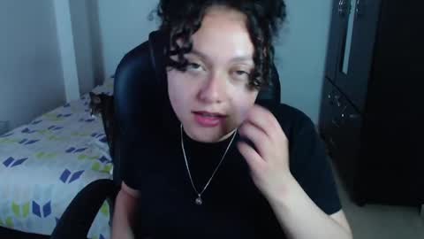 Snapshot of freud_x_louise1 chatting on 01/15/25, 10:06 Louise online show from 01/15/25, 10:06