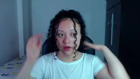 Snapshot of freud_x_louise1 chatting on 01/20/25, 05:15 Louise online show from 01/20/25, 05:15