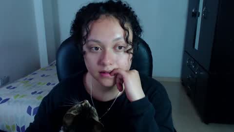 Snapshot of freud_x_louise1 chatting on 02/13/25, 04:11 Louise online show from 02/13/25, 04:11