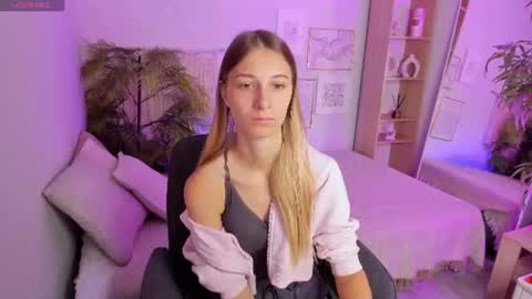 Laura online show from 07/17/26, 07:37