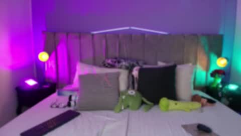 Snapshot of freya_stonee chatting on 02/11/25, 02:13 Freya online show from 02/11/25, 02:13