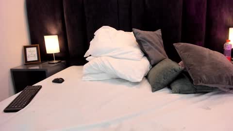 FREYA online show from 10/11/25, 09:19