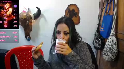 freyaa_sorceress online show from 12/02/24, 12:18