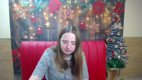 Snapshot of freyadak chatting on 12/18/25, 06:58 FreyaDak online show from 12/18/25, 06:58