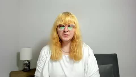 Snapshot of freyahotty chatting on 09/22/25, 06:37 Freya online show from 09/22/25, 06:37