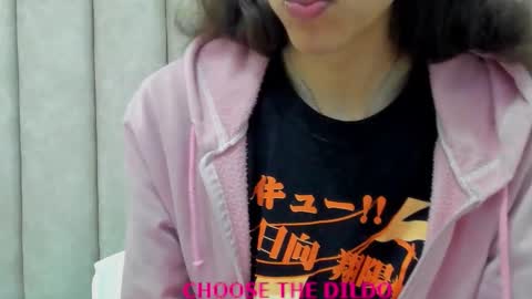 Snapshot of freyamoller chatting on 11/15/25, 08:05 FREYA online show from 11/15/25, 08:05