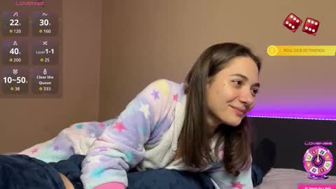 Snapshot of freyaoliver chatting on 12/19/25, 11:56 FreyaOliver online show from 12/19/25, 11:56