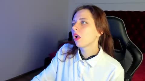 Snapshot of freyaveys chatting on 05/31/26, 05:15 FreyaVeys online show from 05/31/26, 05:15