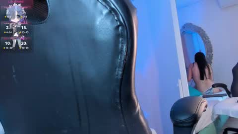 Snapshot of freyazimmerman_ chatting on 12/13/25, 10:37 Pau. online show from 12/13/25, 10:37