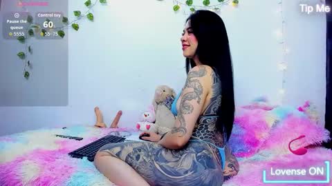 Freyja Rouse online show from 10/26/25, 01:22