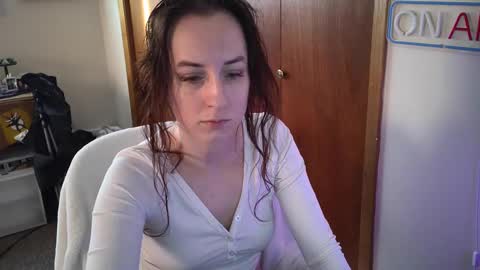 FreyaTheGemini online show from 12/18/24, 08:57
