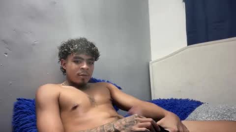 freyva_ online show from 06/04/26, 03:45