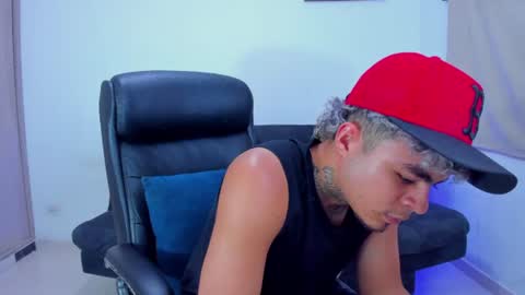 freyva_ online show from 07/11/26, 10:22