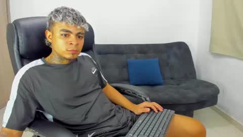 freyva_ online show from 07/13/26, 05:54