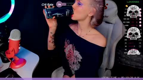 Frida A boost to fortune for the one who gives a thumbs up and a bonus lucky for those who support me by joining the fanclub online show from 12/24/24, 02:10