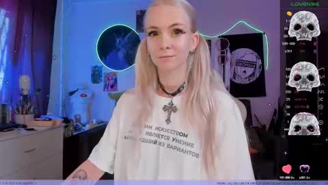 Frida A boost to fortune for the one who gives a thumbs up and a bonus lucky for those who support me by joining the fanclub online show from 09/26/25, 11:58