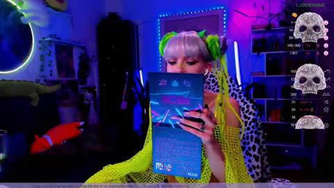 Frida A boost to fortune for the one who gives a thumbs up and a bonus lucky for those who support me by joining the fanclub online show from 11/12/25, 10:09