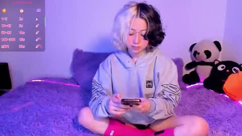 frida_lassi_ online show from 09/14/25, 09:58