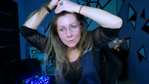 Frida Tander online show from 12/25/24, 12:37