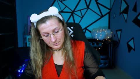 Frida Tander online show from 12/26/24, 12:16