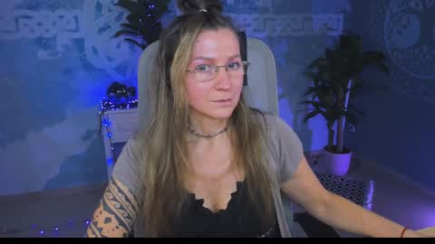 Frida Tander online show from 12/29/24, 09:17