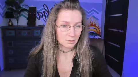 Frida Tander online show from 03/08/25, 01:03