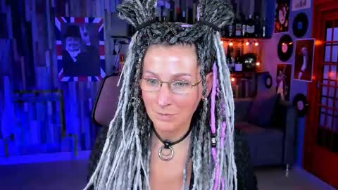 Frida Tander online show from 09/26/25, 02:43