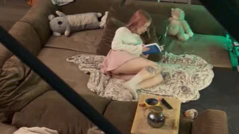 friend_zone_ online show from 11/13/25, 04:28