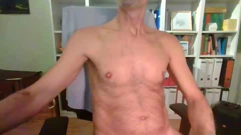 Snapshot of frisco69 chatting on 10/31/25, 05:47 frisco69 online show from 10/31/25, 05:47