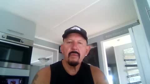 Snapshot of friskyneedsum chatting on 09/17/25, 09:22 bob online show from 09/17/25, 09:22