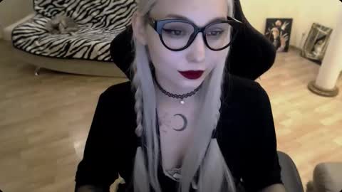 Lilith online show from 11/21/25, 12:15