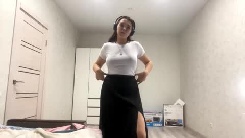 Emily online show from 09/08/25, 03:44