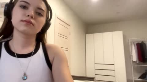 Emily online show from 09/11/25, 02:17