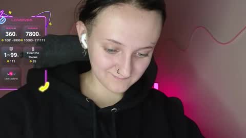 Snapshot of frosty_blueberries4 chatting on 09/13/25, 05:13 ANA online show from 09/13/25, 05:13