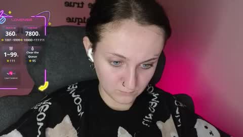 Snapshot of frosty_blueberries4 chatting on 10/31/25, 11:50 ANA online show from 10/31/25, 11:50