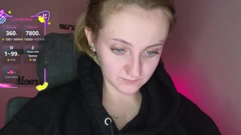 Snapshot of frosty_blueberries4 chatting on 11/29/25, 04:21 ANA online show from 11/29/25, 04:21