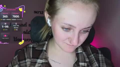 Snapshot of frosty_blueberries4 chatting on 11/30/25, 11:36 ANA online show from 11/30/25, 11:36