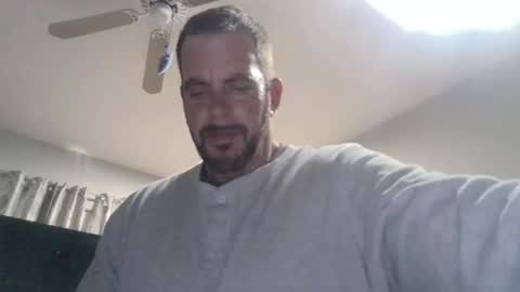 frostydhoman1221 online show from 12/02/24, 07:58