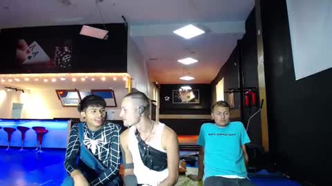 THOMAS AND DAMIAND online show from 02/11/25, 07:05
