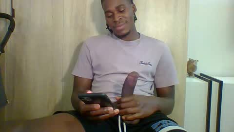 Snapshot of fuck_buoy chatting on 10/31/25, 05:25 Prince online show from 10/31/25, 05:25