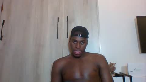 Snapshot of fuck_buoy chatting on 11/09/25, 09:35 Prince online show from 11/09/25, 09:35