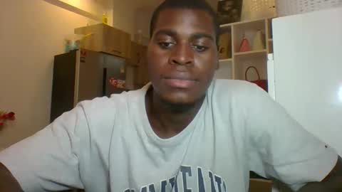 Snapshot of fuck_buoy chatting on 12/05/25, 10:24 Prince online show from 12/05/25, 10:24