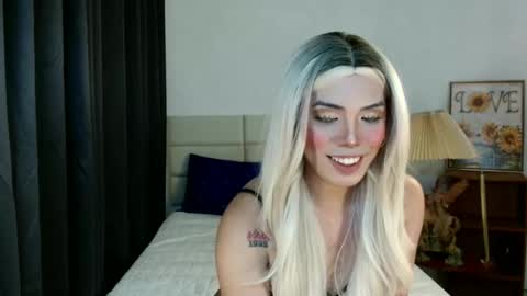 MISS NEILLY online show from 10/28/25, 05:22