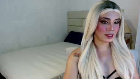 MISS NEILLY online show from 11/06/25, 11:55