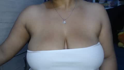 Mia and Gary  online show from 10/21/25, 03:07