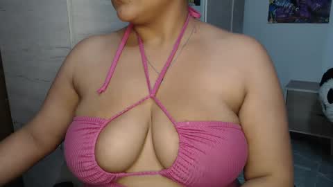 Mia and Gary  online show from 10/24/25, 01:35