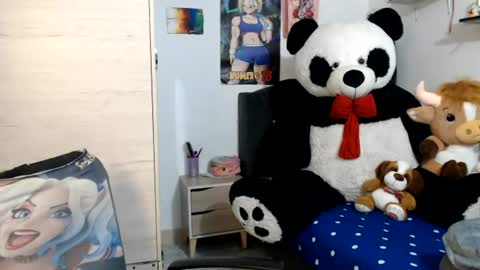 Mia and Gary  online show from 06/12/26, 02:43