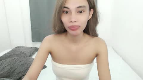 Snapshot of fuckingsexy143 chatting on 10/27/25, 12:58 fuckingsexy143 online show from 10/27/25, 12:58