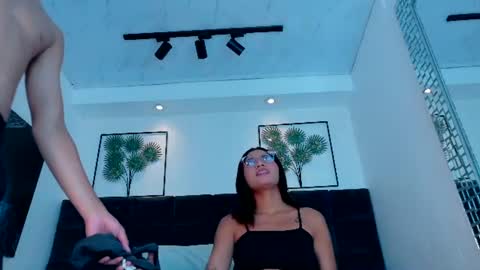 Red her and Velvet him online show from 07/06/26, 09:06